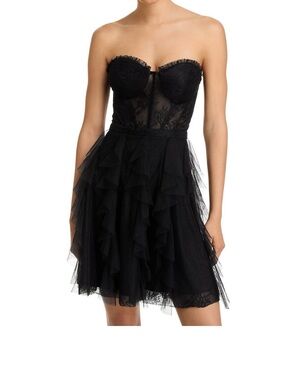 Aqua Bloomingdale’s exclusive Black Strapless mesh Lace Mini Dress size 4